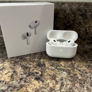 *AirPods Pro gen 2*